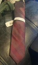  $59 Ryan Seacrest Distinction Mens Islip Bar Stripe Silk Tie Maroon Black NEW