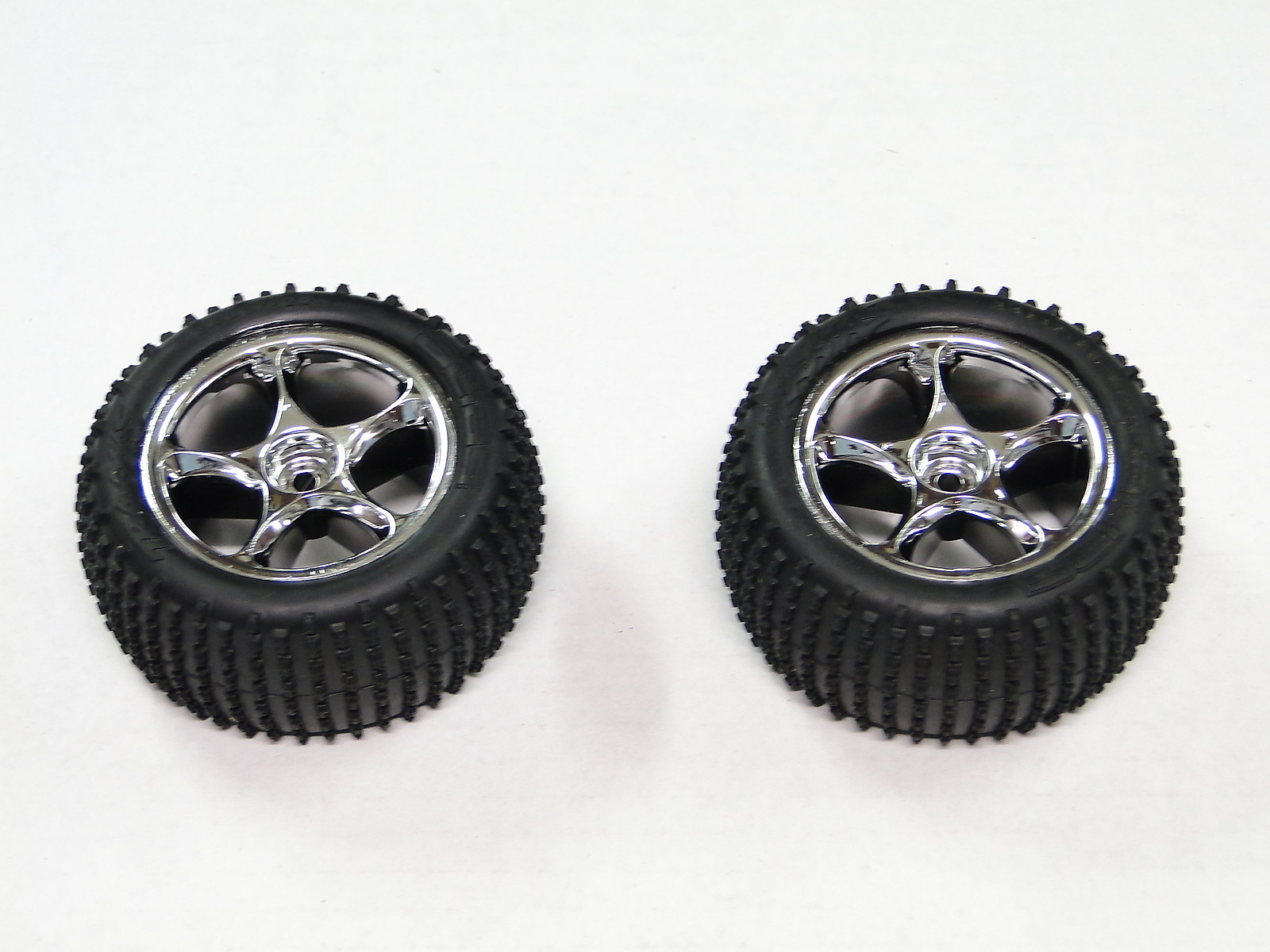 NEW TRAXXAS BANDIT Wheels & Tires Rear RB14old