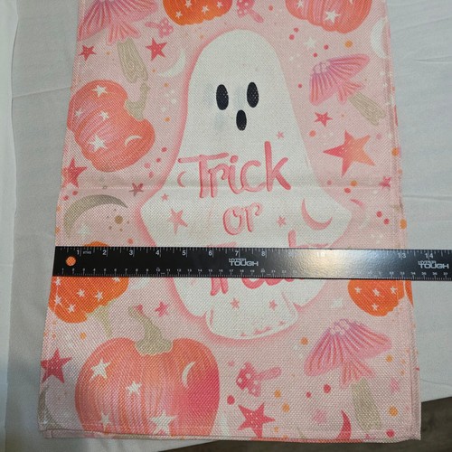Pink Halloween Table Runner 13 Inches Wide by 6 Feet Long - Foto 2 di 2