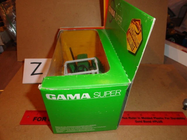 1/25 Gama Super Deutz-Fahr D100 Tractor with Roll Bar - new in package - Image 3 of 4