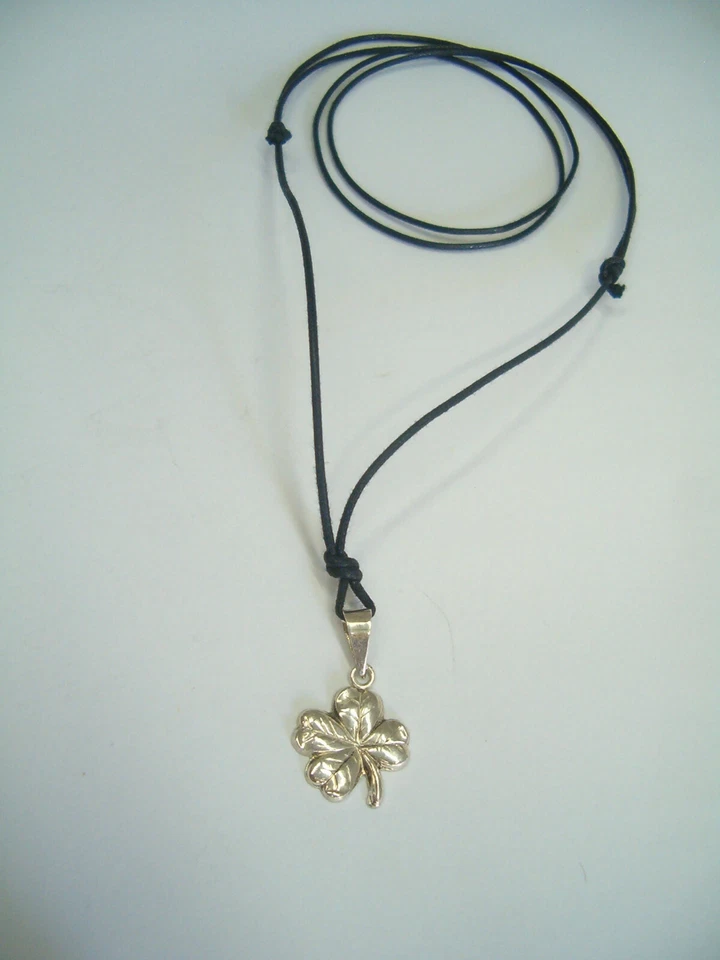 Ciondolo con QUADRIFOGLIO in ARGENTO 925 - pendente portafortuna con girocollo - Immagine 3 di 4