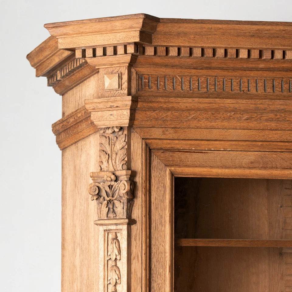 Vitrine estante de carvalho branqueado francês com prateleiras ajustáveis, por volta de 1890 - Imagem 4 de 4