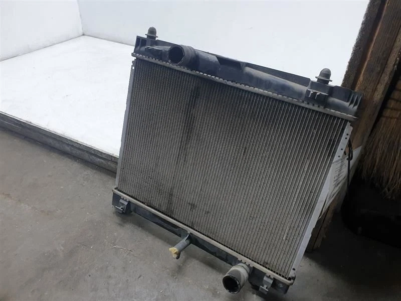 06-19 MONTAJE RADIADOR TOYOTA YARIS 1,5 L TRACCIÓN DELANTERA MT Foto 2 de 4