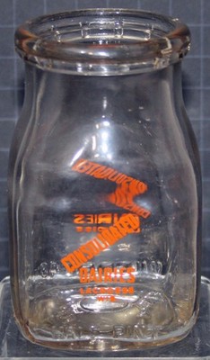 CONSOLIDATED DAIRIES  La Crosse  D.S. A.C.L.  Half Pint Milk Bottle V 1940's