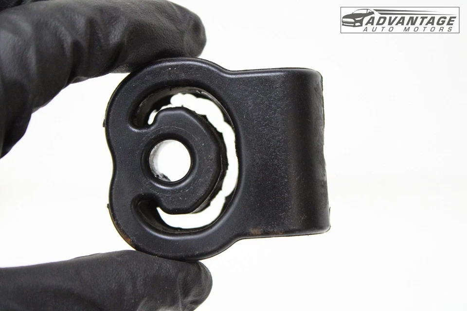 Nissan Pathfinder 2013-2025 escape trasero silenciador tubo aislador suspensión OEM Foto 3 de 4