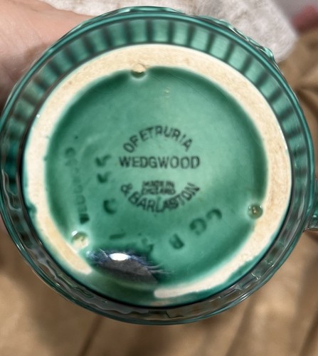 Vtg 1940 Wedgewood Queensware of Etruria pitcher hunt scene horses hounds green - Picture 7 of 13