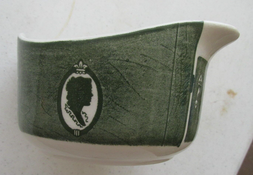 Royal China Colonial Homestead Gravy boat w/ under plate & salt & pepper shake - Picture 12 of 15