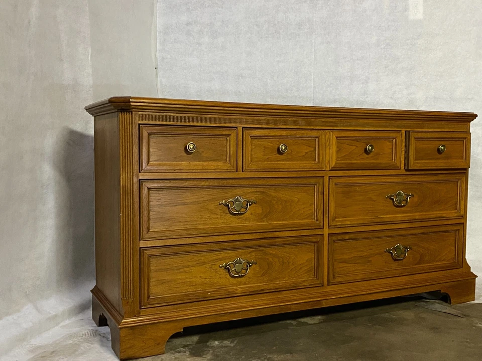 antique lexington drersser - Image 3 of 4