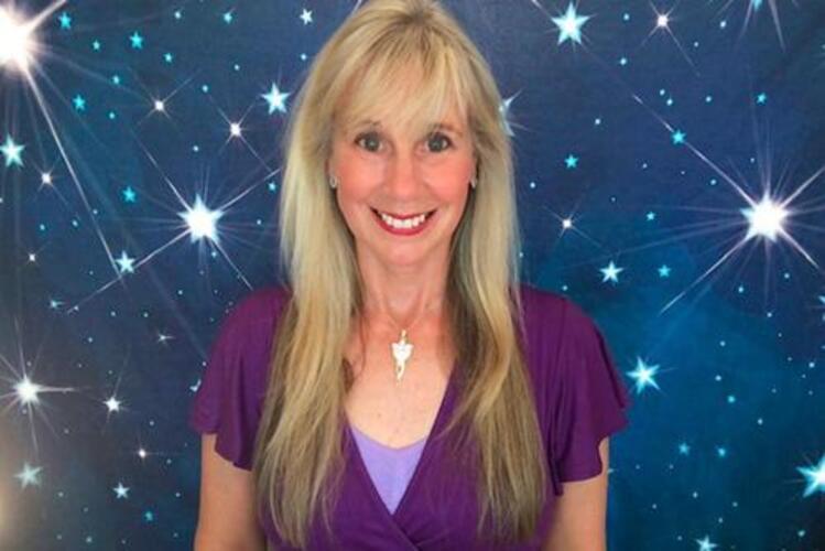 Thumbnail - The Dream Dictionary From A To Z Revised Edition | Theresa Cheung |