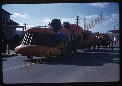 Parade Float Blow Up People Americana 35mm Slide 1950s Kodachrome