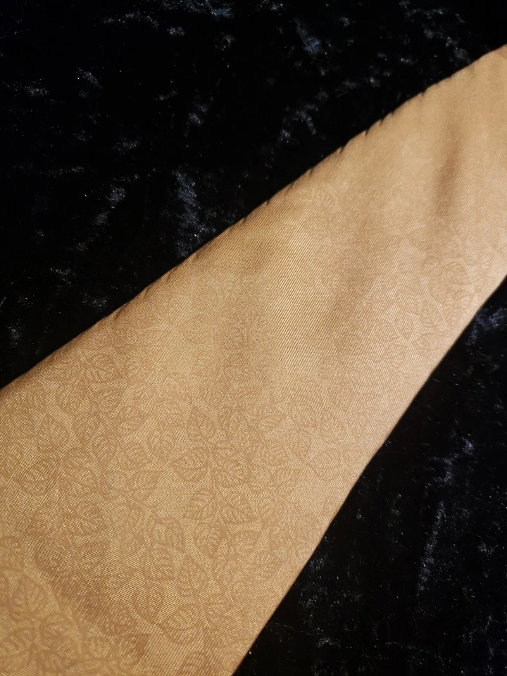 Corbata de cuello vintage de diseñador John Henry para hombre dorada floral para uso profesional oficina Foto 2 de 4