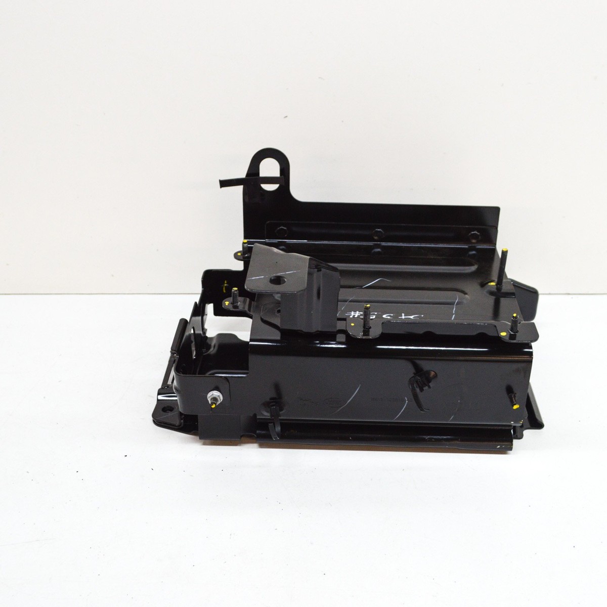 カーペット NISSAN NP300 NAVARA D40 Power Steering Pump Reservoir Tank