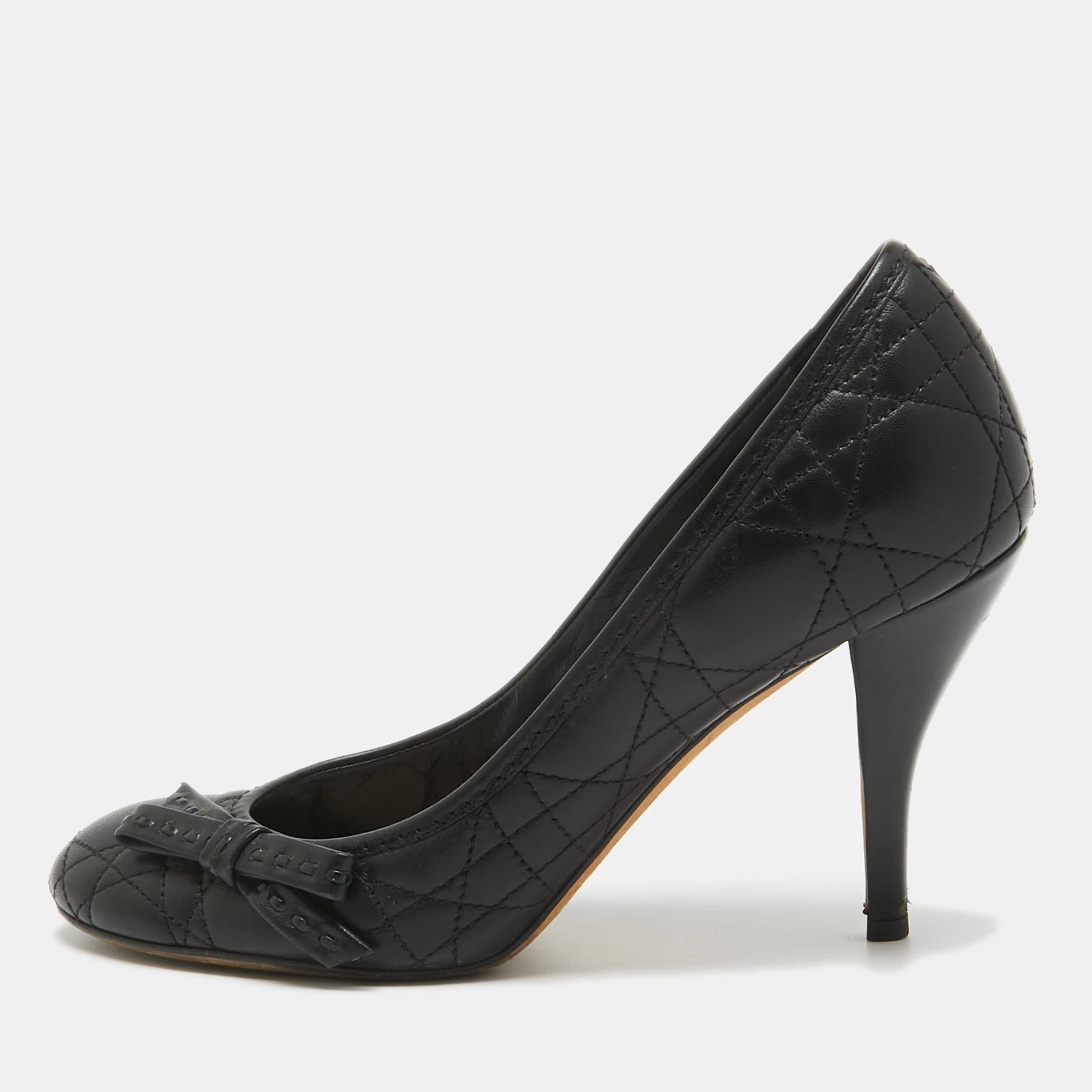 Escarpins bout rond nœud cuir cannage noir Dior pointure 37,5