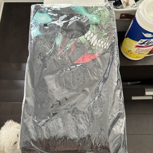 UNIQLO KAIJU NO.8 SCHWARZES T-SHIRT GRÖSSE XLARGE NEU MIT ETIKETT - Bild 2 von 2