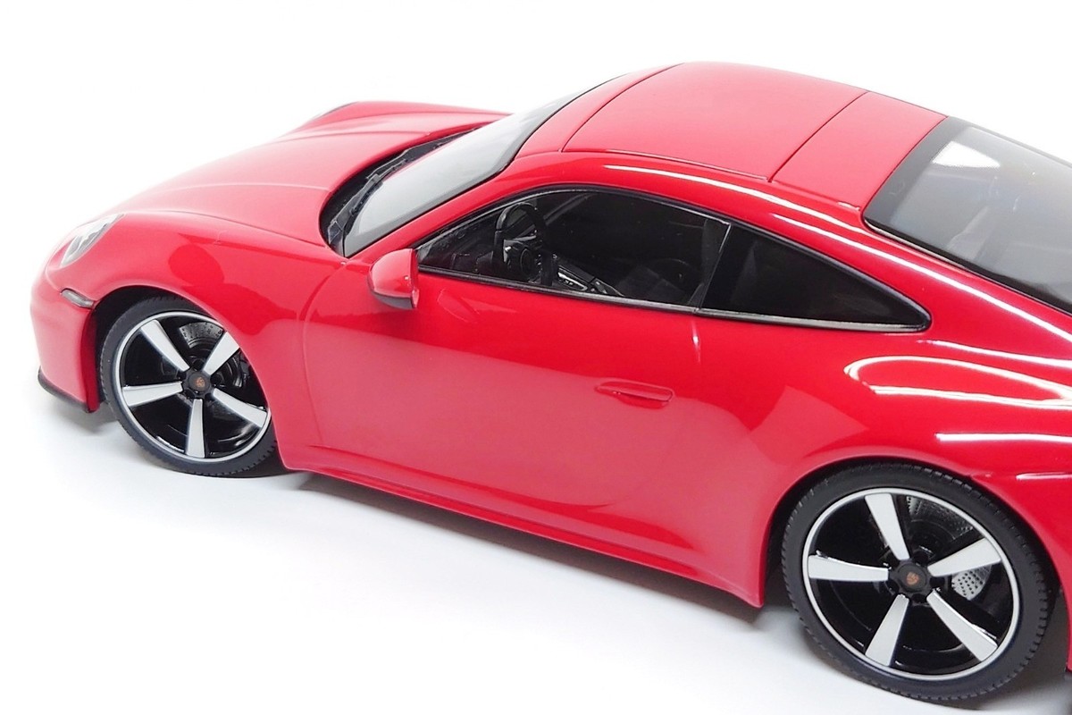 Minichamps 1:18 Porsche 911 Carrera (992.2) in Guards Red | eBay