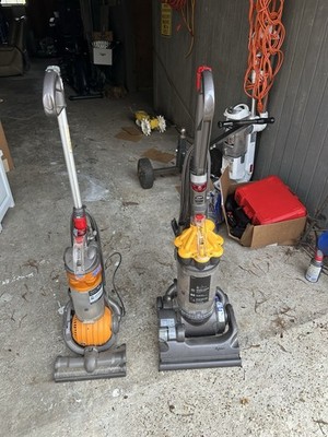 Upright Bagless Vacuum Cleaner