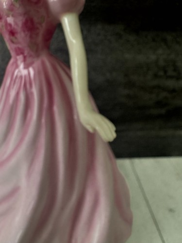 Royal Doulton Sweetheart HN4319 Estatuilla Rosa Vestido Clásico 2001 Nada Pedley - Imagen 13 de 14