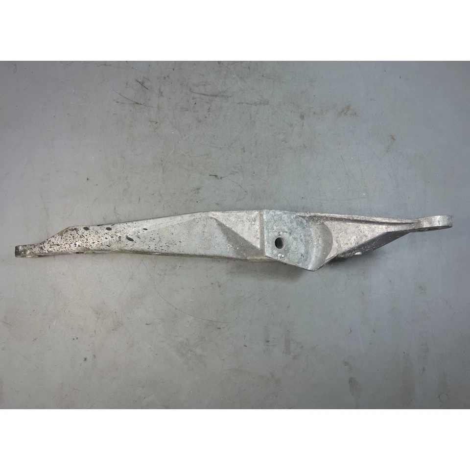 1988-1991 BMW 325ix E30 Transfer Case Cross Member Mounting Bracket OEM - Image 4 of 4