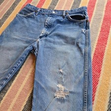 Distressed Wrangler Vintage 90s Cowboy Cut blue jeans 35x32