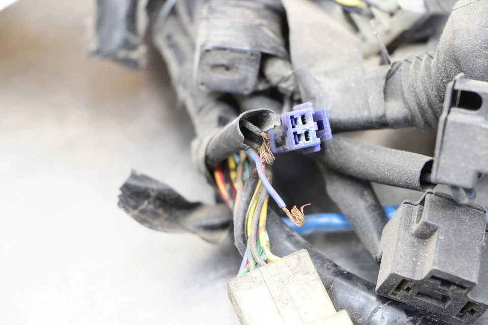 07-08 YAMAHA YZF R1 HEADLIGHT SPEEDO GAUGES WIRING HARNESS WIRE LOOM - Imagem 3 de 4