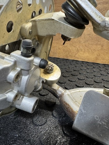03-08 Suzuki Ltz 400 Front End A Arms Hubs Spindles - Picture 4 of 12