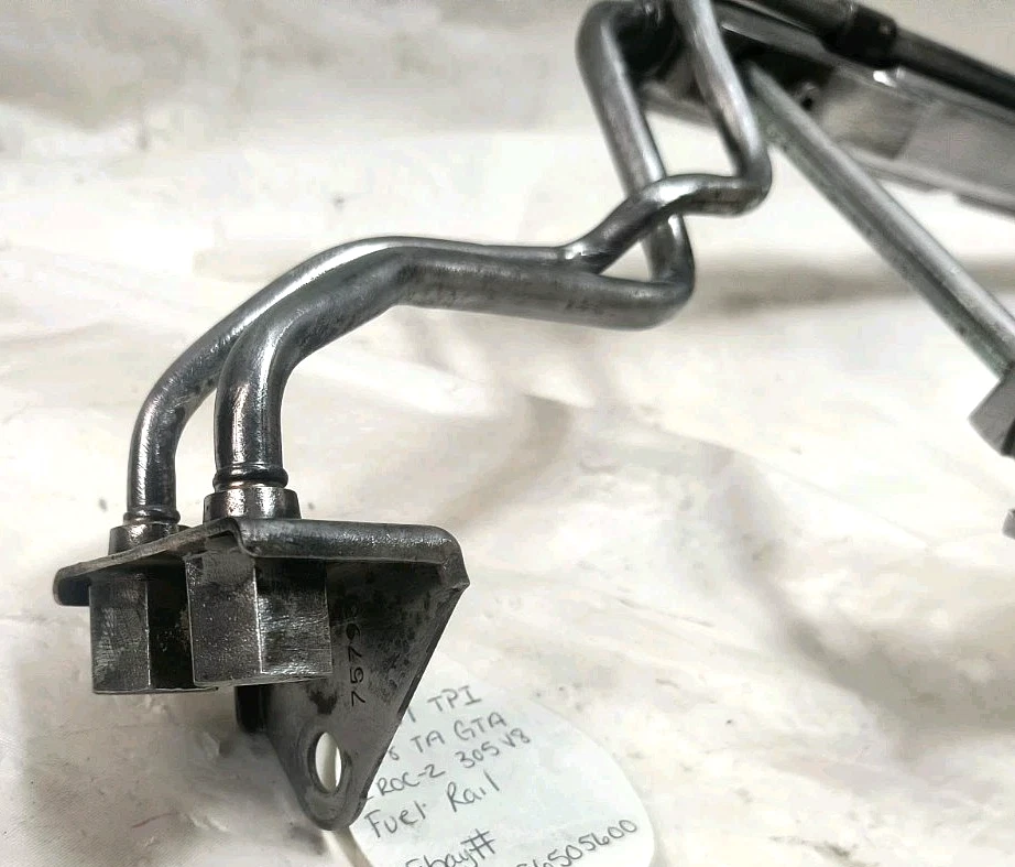 84-86 CORVETTE / 85-88 CAMARO Z28 FIREBIRD TA GTA TPI V8 Fuel Rail 17085052 MPFI - Image 2 of 4