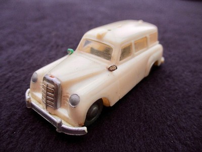 Siku Plastik V71 V Serie Mercedes W120 180 Ponton Kombi Krankenwagen (1)