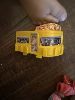 Hot Wheels Super Ultimate Garage Replacement Part:  Yellow Diner Piece