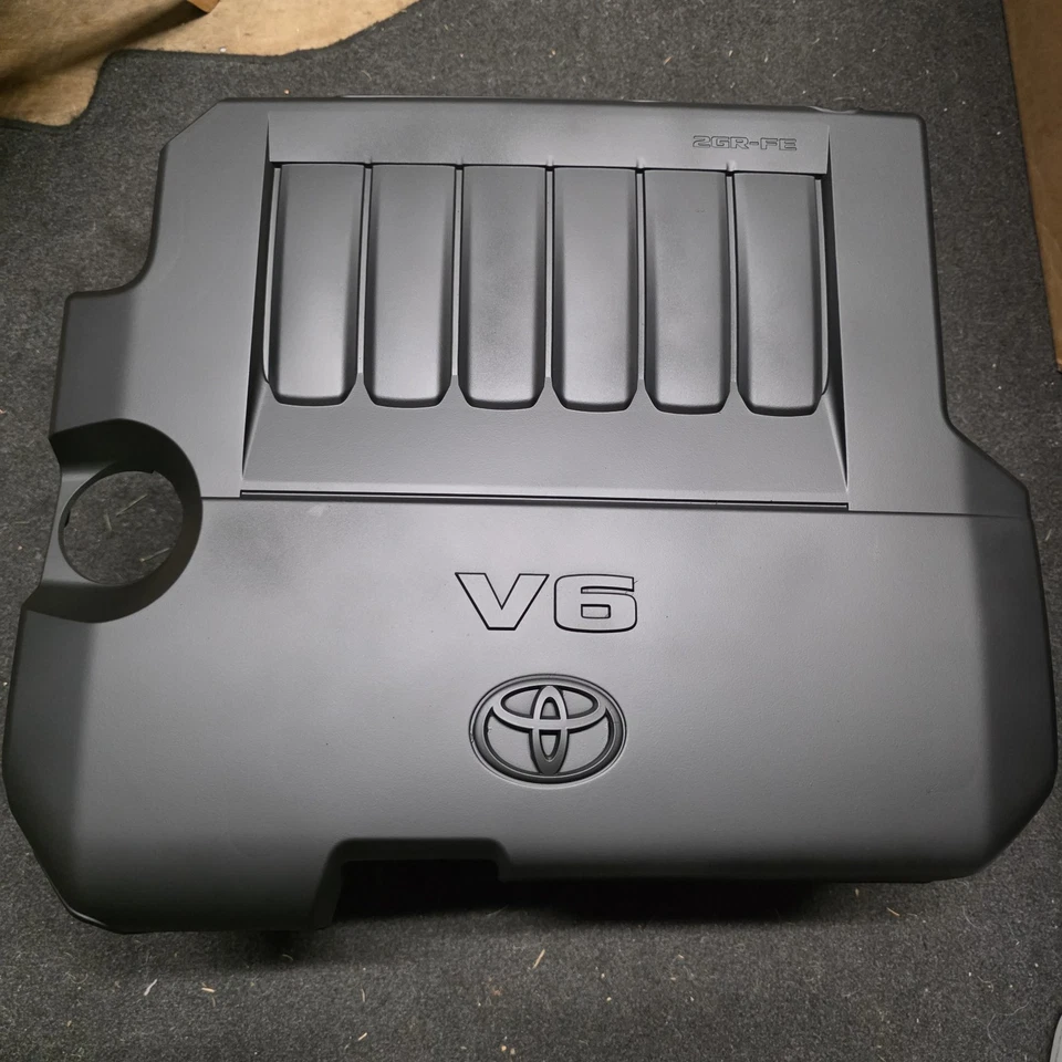 Cubierta motor Toyota Avalon Sienna Camry V6 2grfe pintada negra excelente estado. Foto 2 de 2