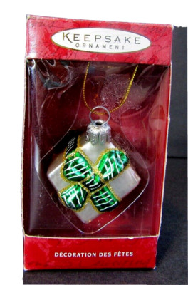 LIL' GIFT Green Bow VTG Hallmark Mini Hand-Blown Christmas Orn. Poland 2000