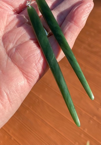 OMNI CAEON 4” NZ MĀORI KAHURANGI POUNAMU GREENSTONE JADE CLOAK PIN EARRINGS - Picture 3 of 7