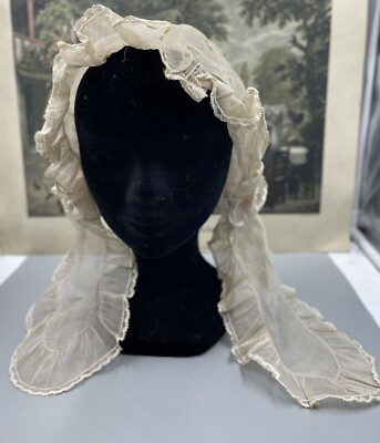 Antique Vendée woman's headdress? 19th century tulle with ruffled edge antique cap