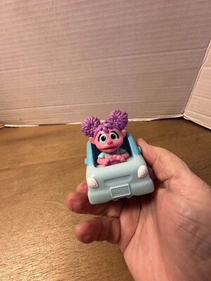Sesame Street Twist & Pop Wheelies Abbt Cara by Vehicle Just Play