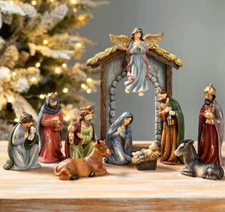 Glitzhome 11pcs Multi-Colored Resin Nativity Scene Figurine Set