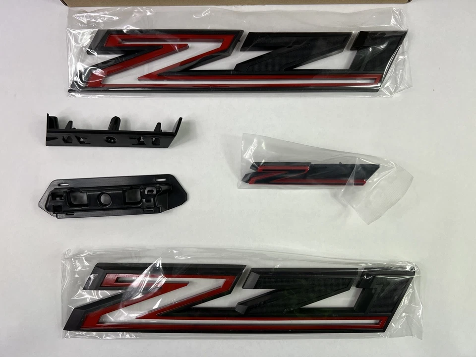 Chevrolet Silverado Z71 2019-23 nueva generación 3 piezas 1x parrilla 2x guardabarros emblema 3D negro/rojo Foto 4 de 4