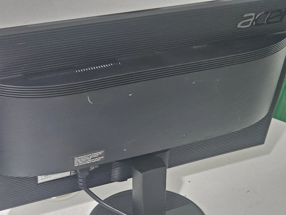 Acer K222HQL 21.5" LED Monitor – Fully Working – No Wi-Fi – Cracks on Frame - Image 3 of 4