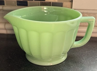 Mosser Glass Jade/Jadeite Kitchen Batter Bowl 80 oz - Image 1 of 4