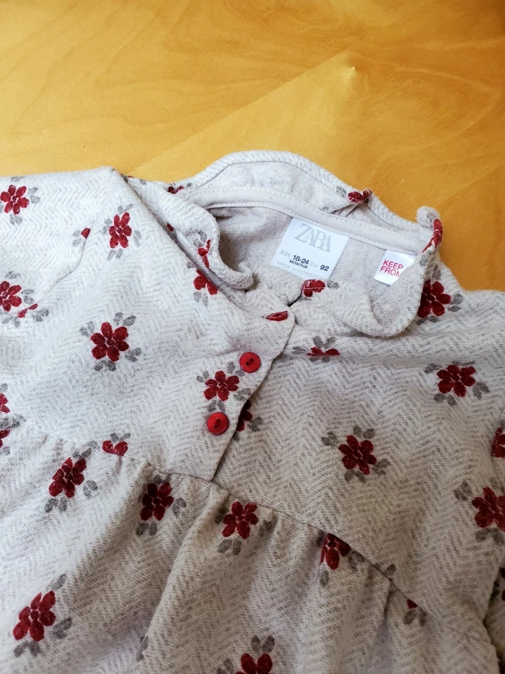 Zara Kleid Langarm Herbst Winter Scandi Blumen 86 92  - Bild 2 von 3