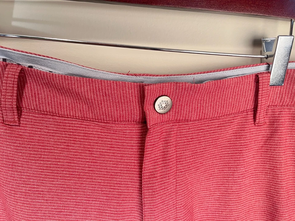 Puma Golf Men's red and white detailed flat front shorts 36 10" inseam - Image 3 of 4