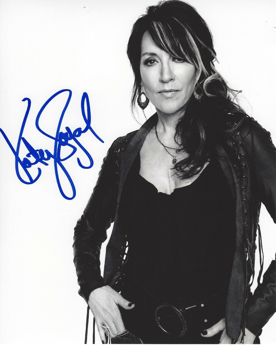 KATEY SAGAL SIGNED AUTHENTIC 'SONS OF ANARCHY' 8x10 PHOTO C w/COA
