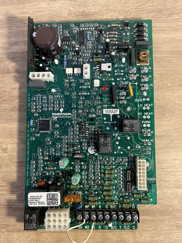 Emerson D343687p01 / 50v54-507-90 Furnace Control Board 