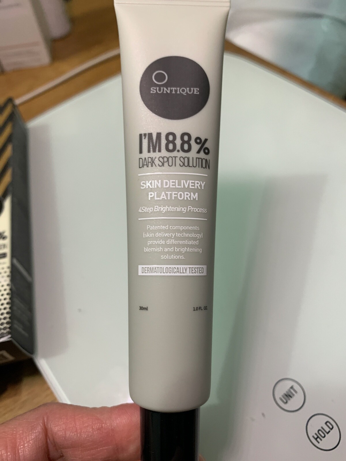 Suntique I'm 8.8% Dark Spot Solution 1 Oz New Seal Open Box Exp 11/2022