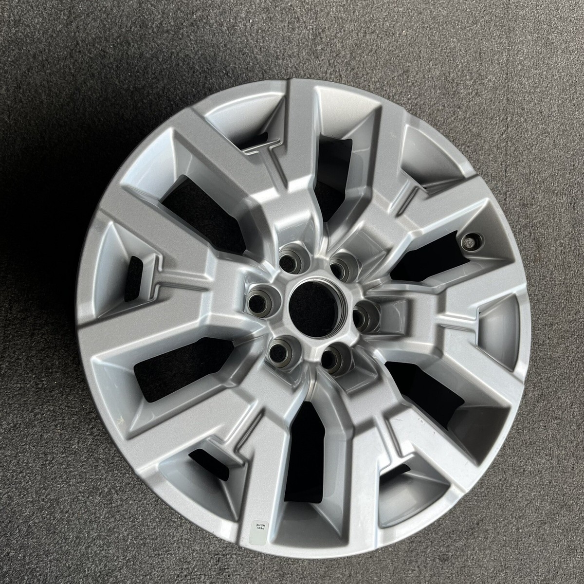 ケビン　Nissan 17インチ ホイール シルバー② 2022-2024 Nissan Frontier Single 17 Inch Wheel/Rim | 9BU1AFX13