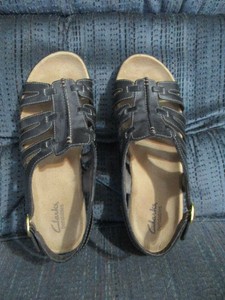 womens size 8 wide sandals
