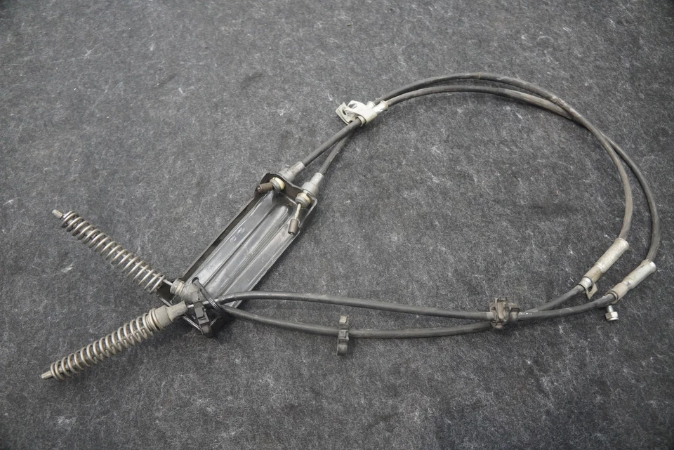 Juego de placas de cable de freno de estacionamiento de emergencia 15281144 Chevrolet Corvette C6 2005-09 Foto 2 de 4