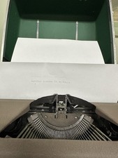 Royal Quiet De Luxe Typewriter  thumbnail