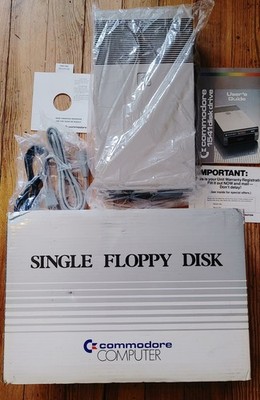 Commodore 1541 Disk Drive, TESTED & WORKING, w/power and serial cables 