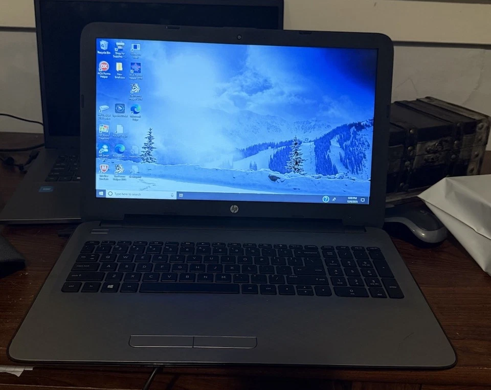 Ноутбук HP 15-AF113CL 15 дюймов ноутбук AMD A8 6 ГБ RAM с зарядным устройством прочитайте описание - Изображение 2 из 4