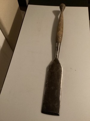 VINTAGE TIMBER FRAMING STICK WOOD CHISEL 3 1/2  BLADE WIDTH 29 3/4  TOTAL LENGTH