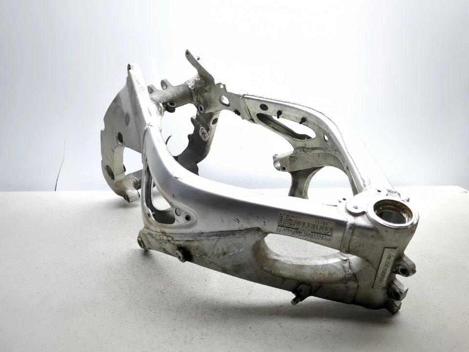 Chasis cuadro principal Yamaha YZF R6 99-02 SLVG recto Foto 3 de 4